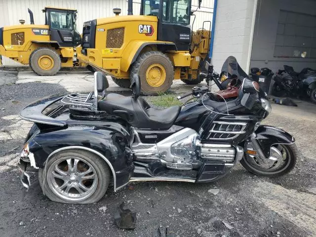 2001 Honda GL1800