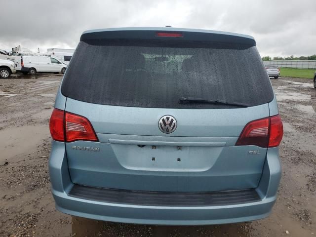 2010 Volkswagen Routan SEL