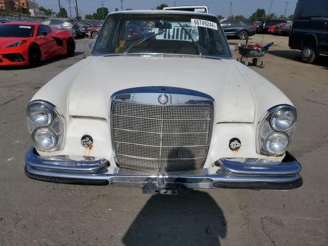 1968 Mercedes-Benz 250SE