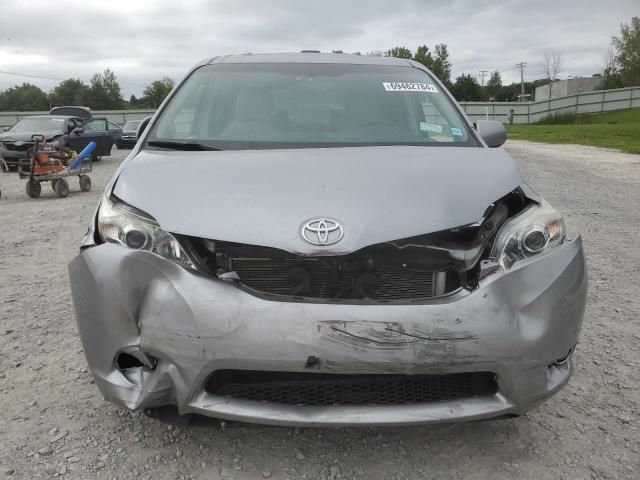 2012 Toyota Sienna XLE