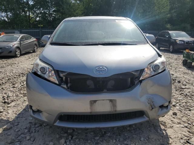 2016 Toyota Sienna XLE