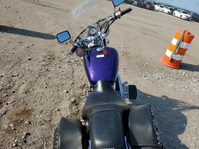 2004 Honda VT1100 C2