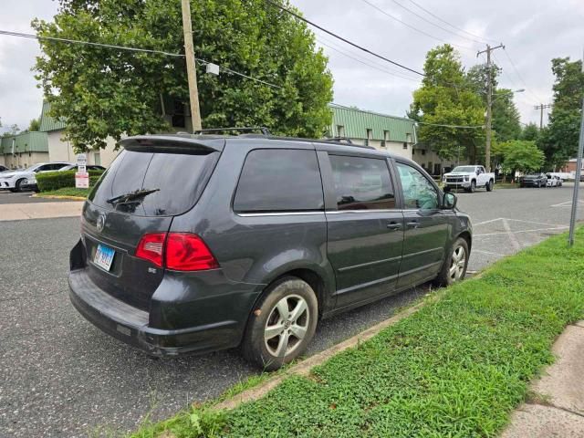 2011 Volkswagen Routan SE