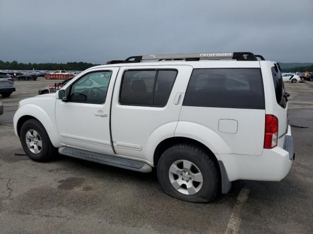 2005 Nissan Pathfinder LE