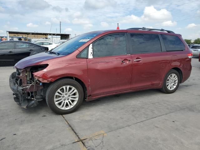 2013 Toyota Sienna XLE