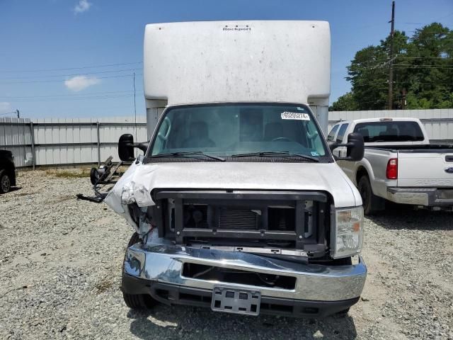 2019 Ford Econoline E450 Super Duty Cutaway Van