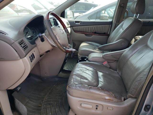 2005 Toyota Sienna XLE