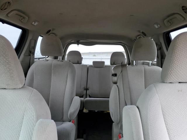 2011 Toyota Sienna LE