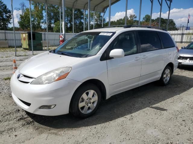 2008 Toyota Sienna XLE