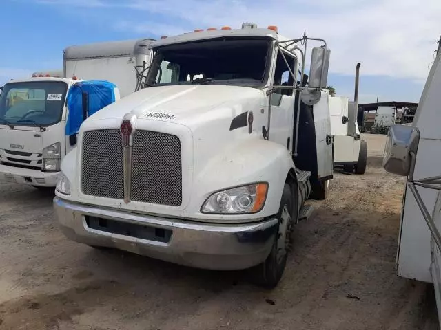 2019 Kenworth Construction T270