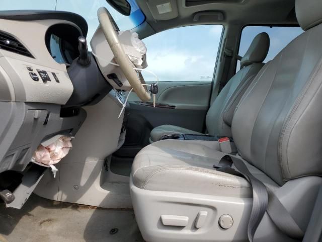 2013 Toyota Sienna XLE