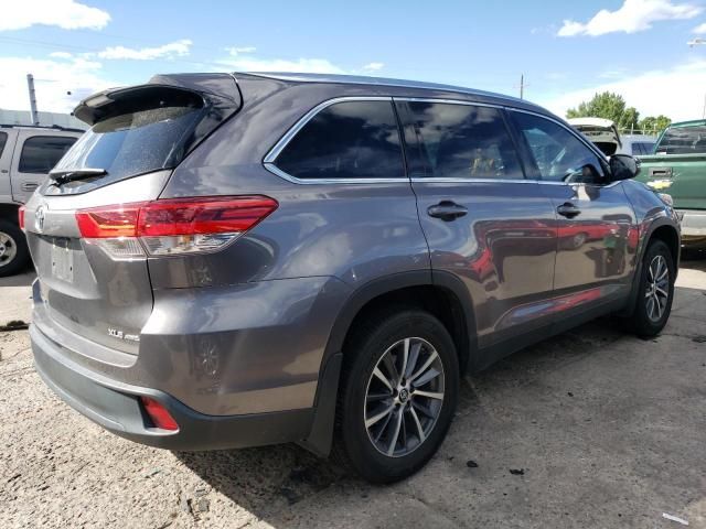 2019 Toyota Highlander SE