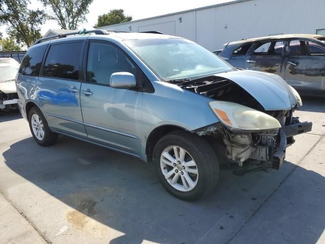 2005 Toyota Sienna XLE