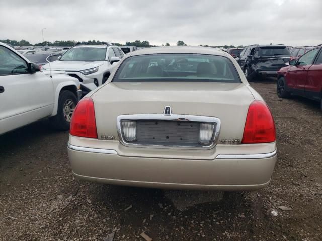 2006 Lincoln Town Car Signature Limited