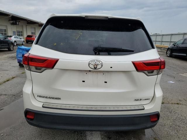 2017 Toyota Highlander SE