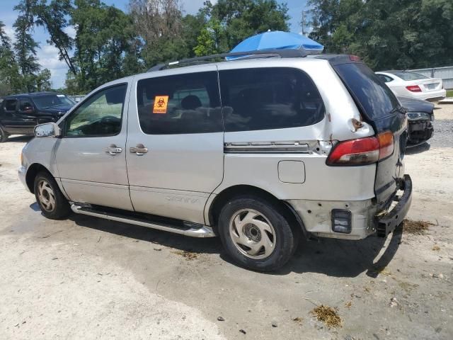 2002 Toyota Sienna LE