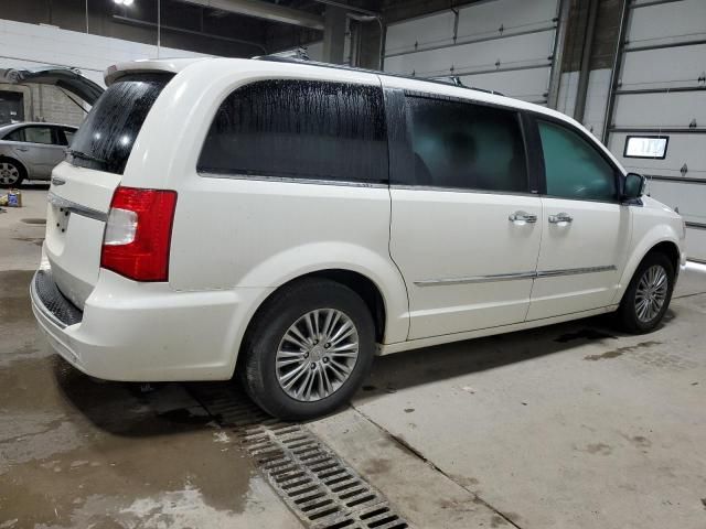 2013 Chrysler Town & Country Touring L