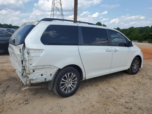 2019 Toyota Sienna XLE