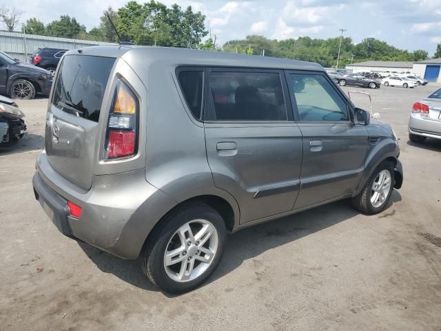 2010 KIA Soul +