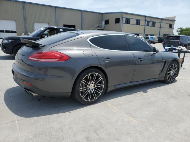 2016 Porsche Panamera S