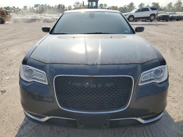 2017 Chrysler 300 Limited