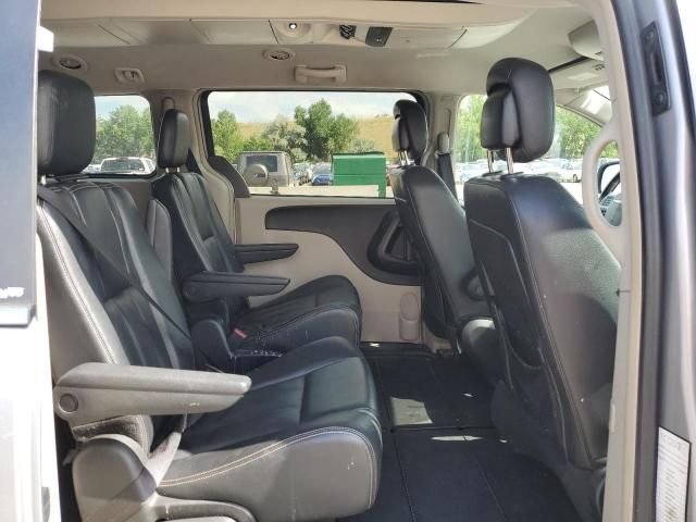 2013 Chrysler Town & Country Touring