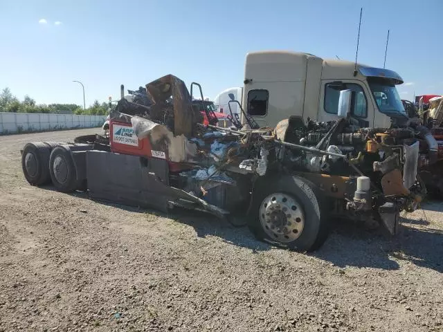 2019 Freightliner Cascadia 126