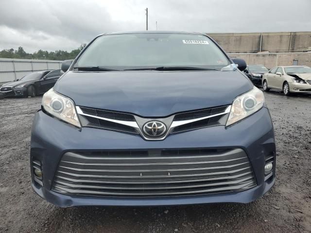 2018 Toyota Sienna XLE