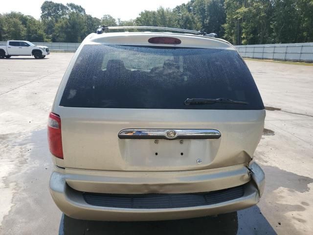 2005 Chrysler Town & Country