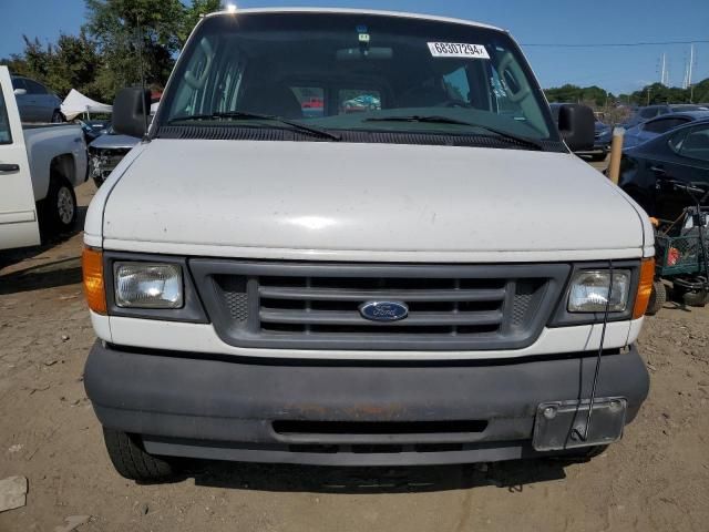 2005 Ford Econoline E350 Super Duty Wagon