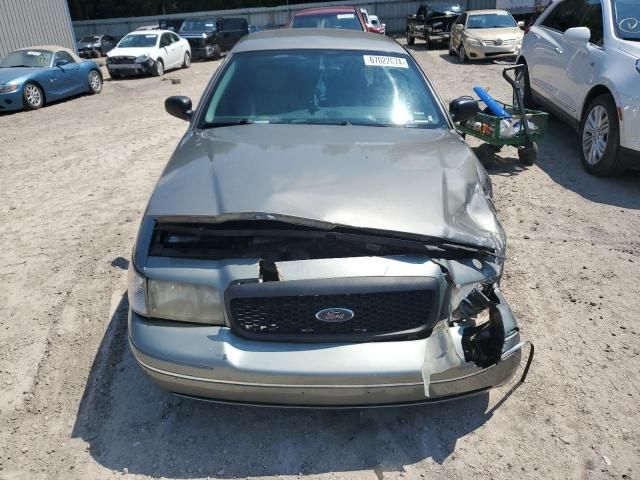 2004 Ford Crown Victoria LX