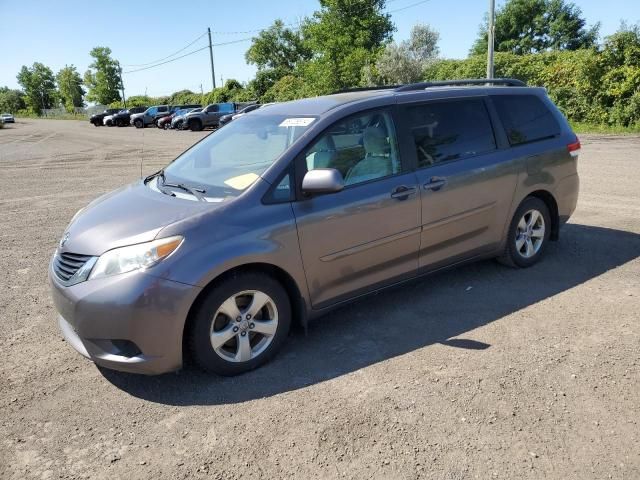 2013 Toyota Sienna LE