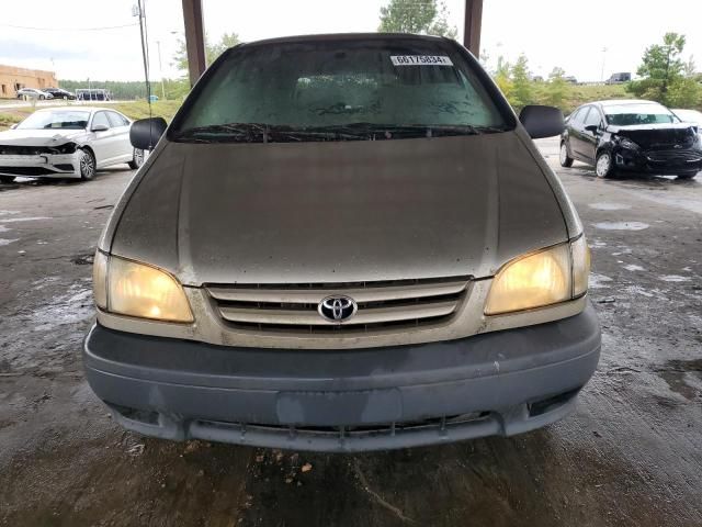 2001 Toyota Sienna CE