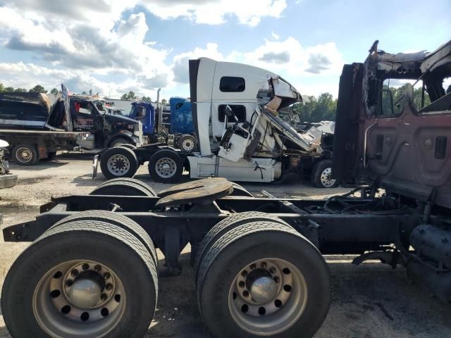 2013 Freightliner Cascadia 125