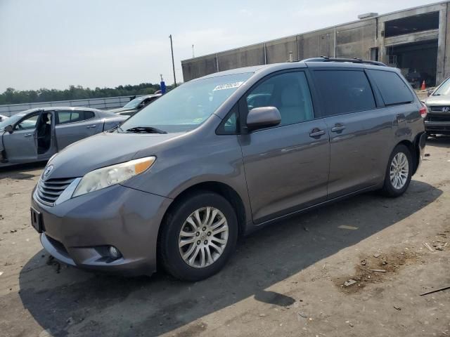 2014 Toyota Sienna XLE