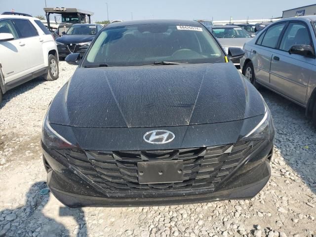 2021 Hyundai Elantra SE