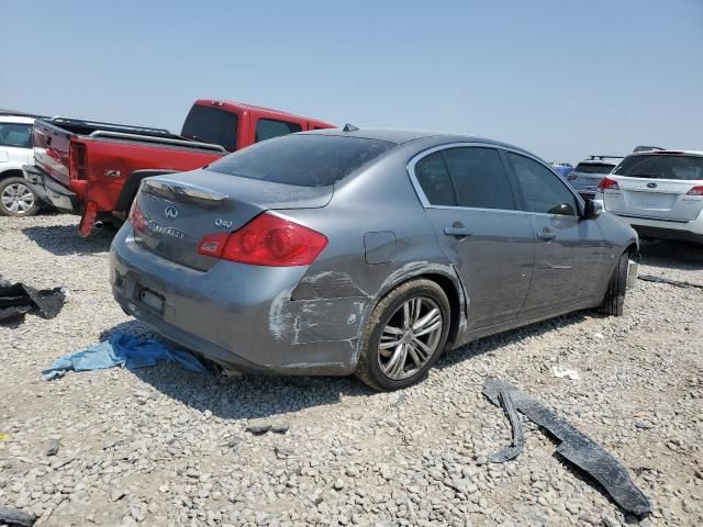 2015 Infiniti Q40