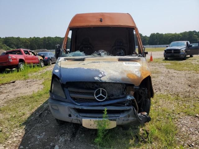 2011 Mercedes-Benz Sprinter 2