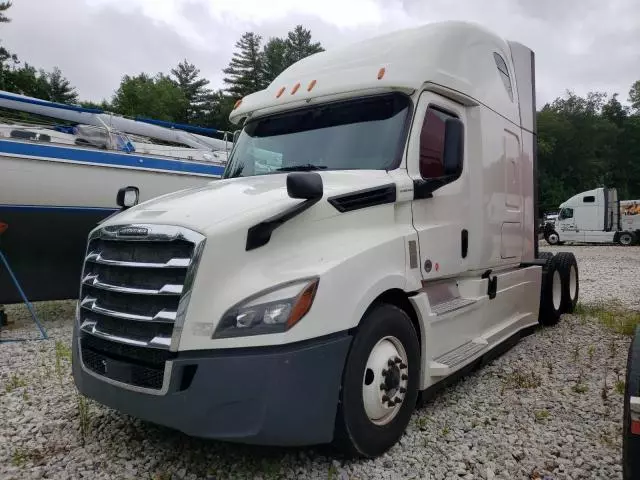 2018 Freightliner Cascadia 126