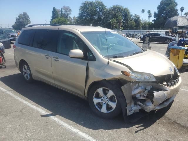 2013 Toyota Sienna LE