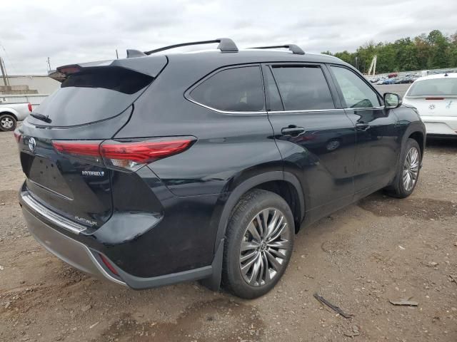 2022 Toyota Highlander Hybrid Platinum