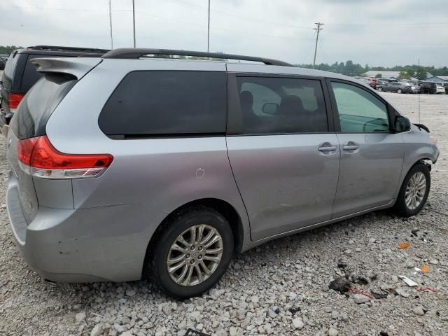 2013 Toyota Sienna XLE