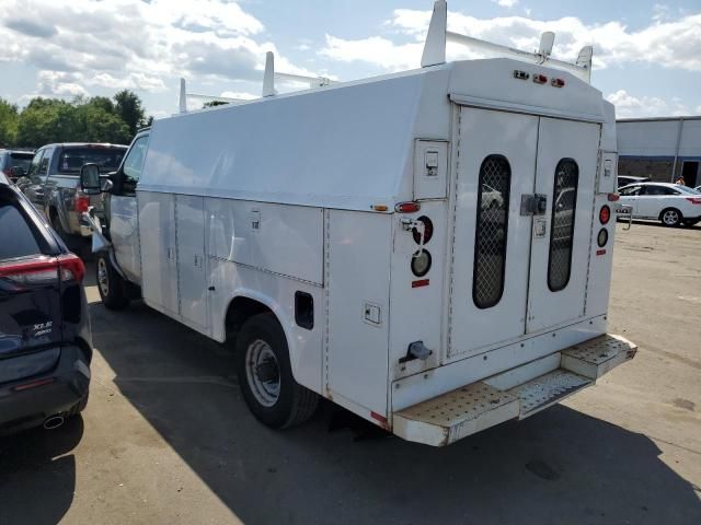 2004 Ford Econoline E350 Super Duty Cutaway Van