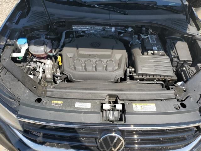 2022 Volkswagen Tiguan SE R-LINE Black