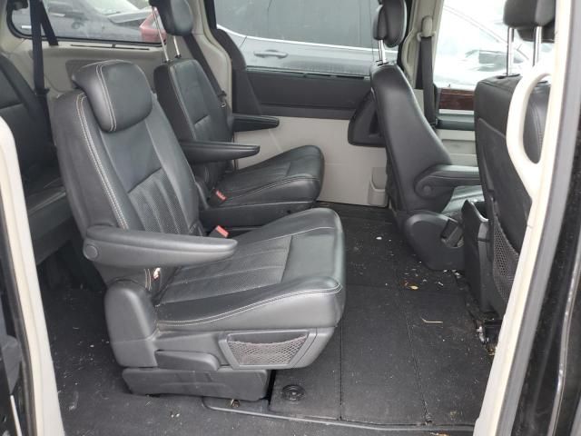 2010 Chrysler Town & Country Touring Plus