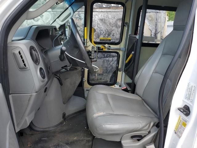 2013 Ford Econoline E350 Super Duty Van