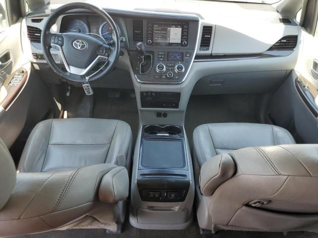 2019 Toyota Sienna XLE