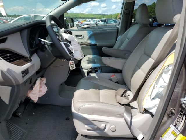 2017 Toyota Sienna XLE