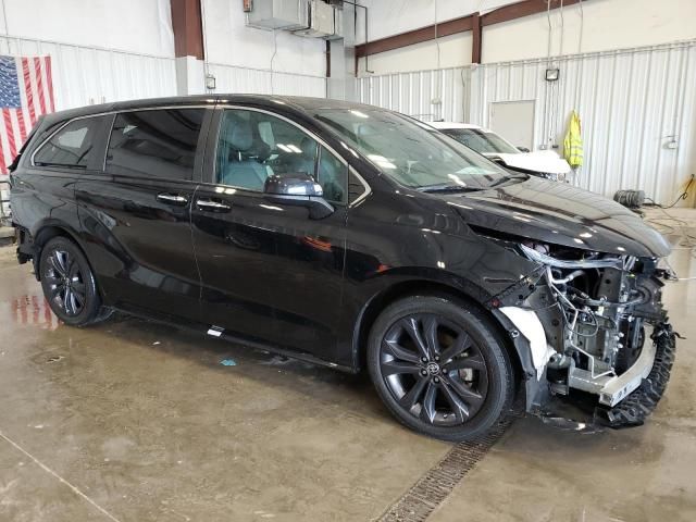 2022 Toyota Sienna XSE