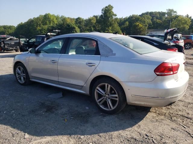 2012 Volkswagen Passat SEL